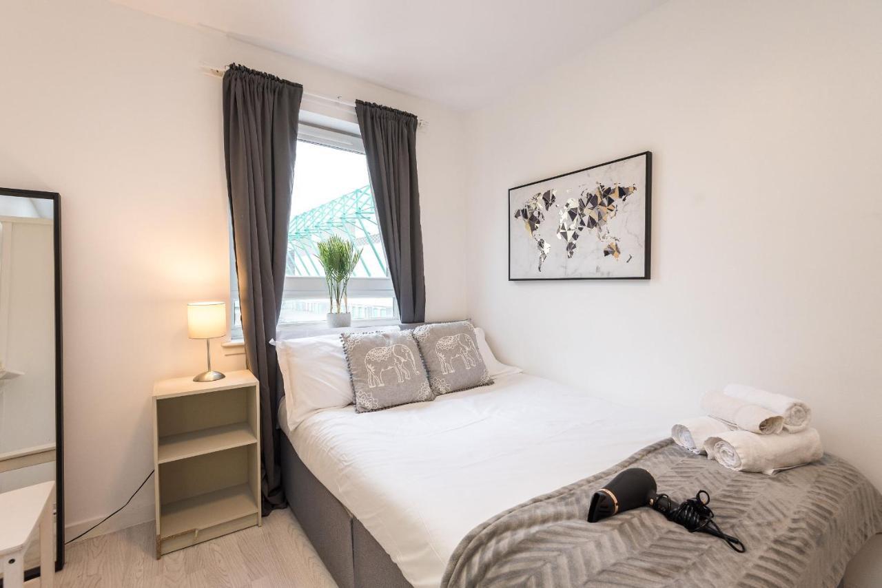 Modern Spacious 3 Bedroom City Centre Apartment - Free Parking - Private Balcony Edimburgo Exterior foto