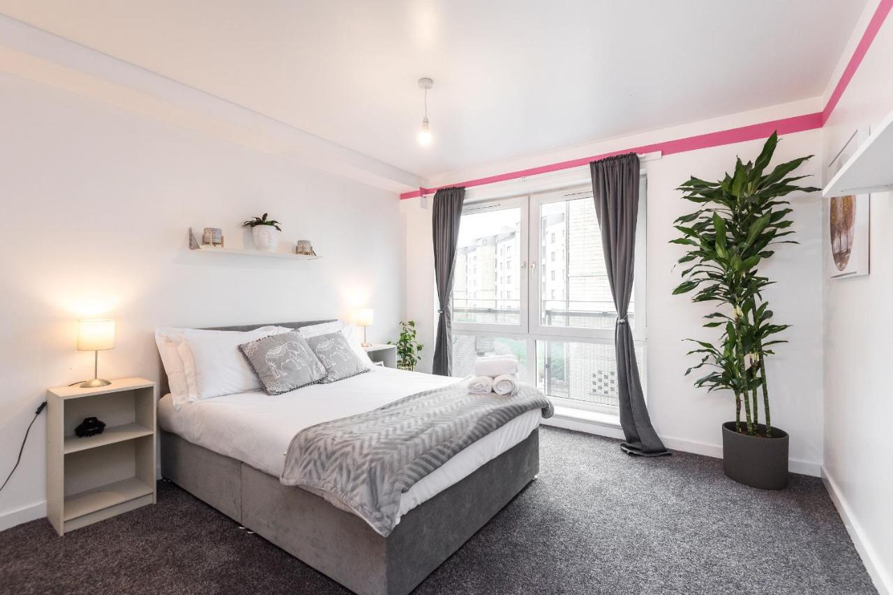 Modern Spacious 3 Bedroom City Centre Apartment - Free Parking - Private Balcony Edimburgo Exterior foto