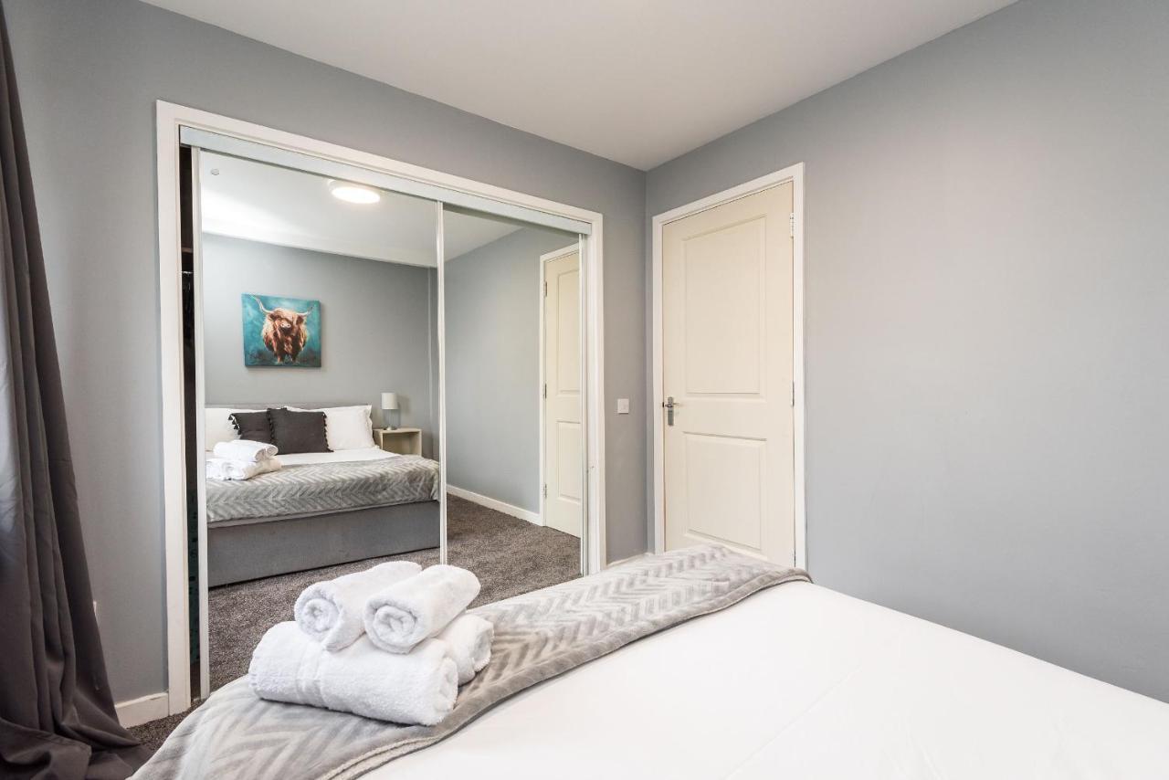 Modern Spacious 3 Bedroom City Centre Apartment - Free Parking - Private Balcony Edimburgo Exterior foto